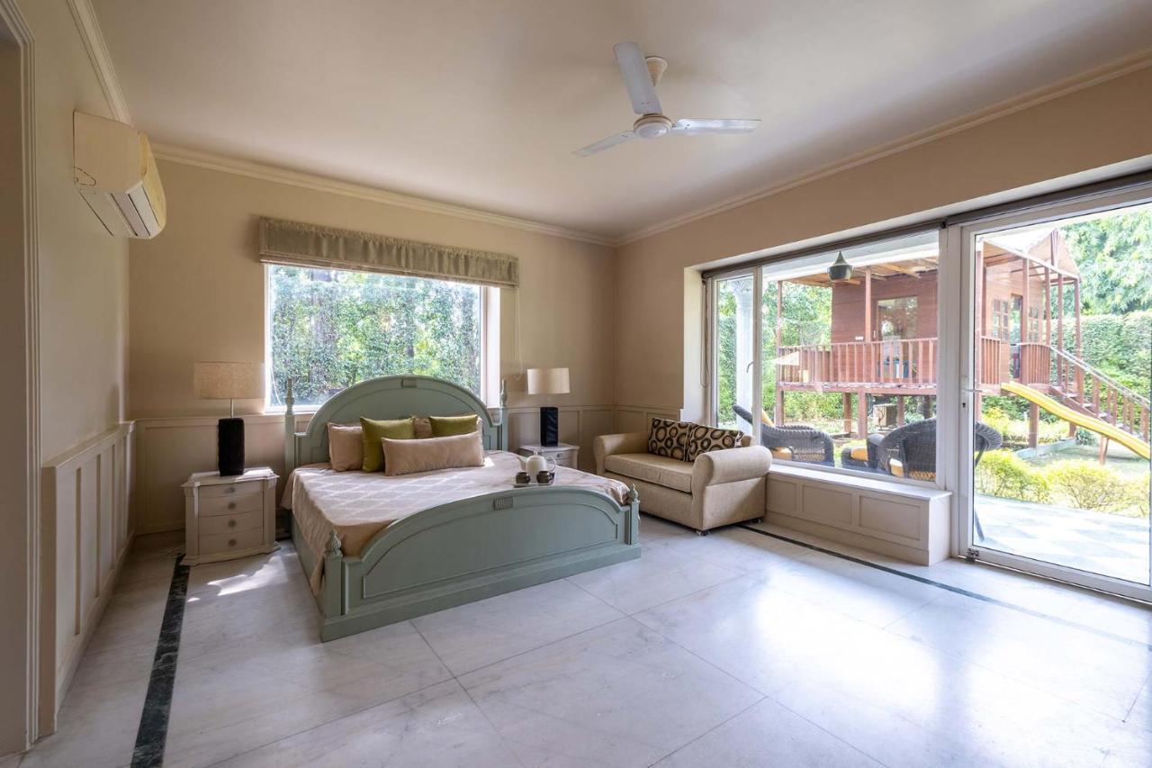 Stayvista At The Banyan Abode With Pool Table, Pet Friendly & Outdoor Pool Manesar Esterno foto
