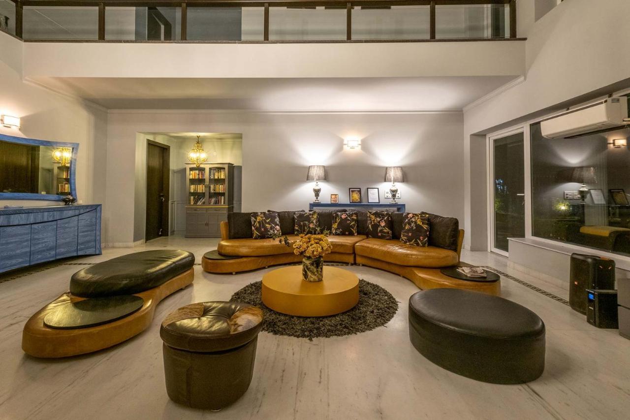 Stayvista At The Banyan Abode With Pool Table, Pet Friendly & Outdoor Pool Manesar Esterno foto