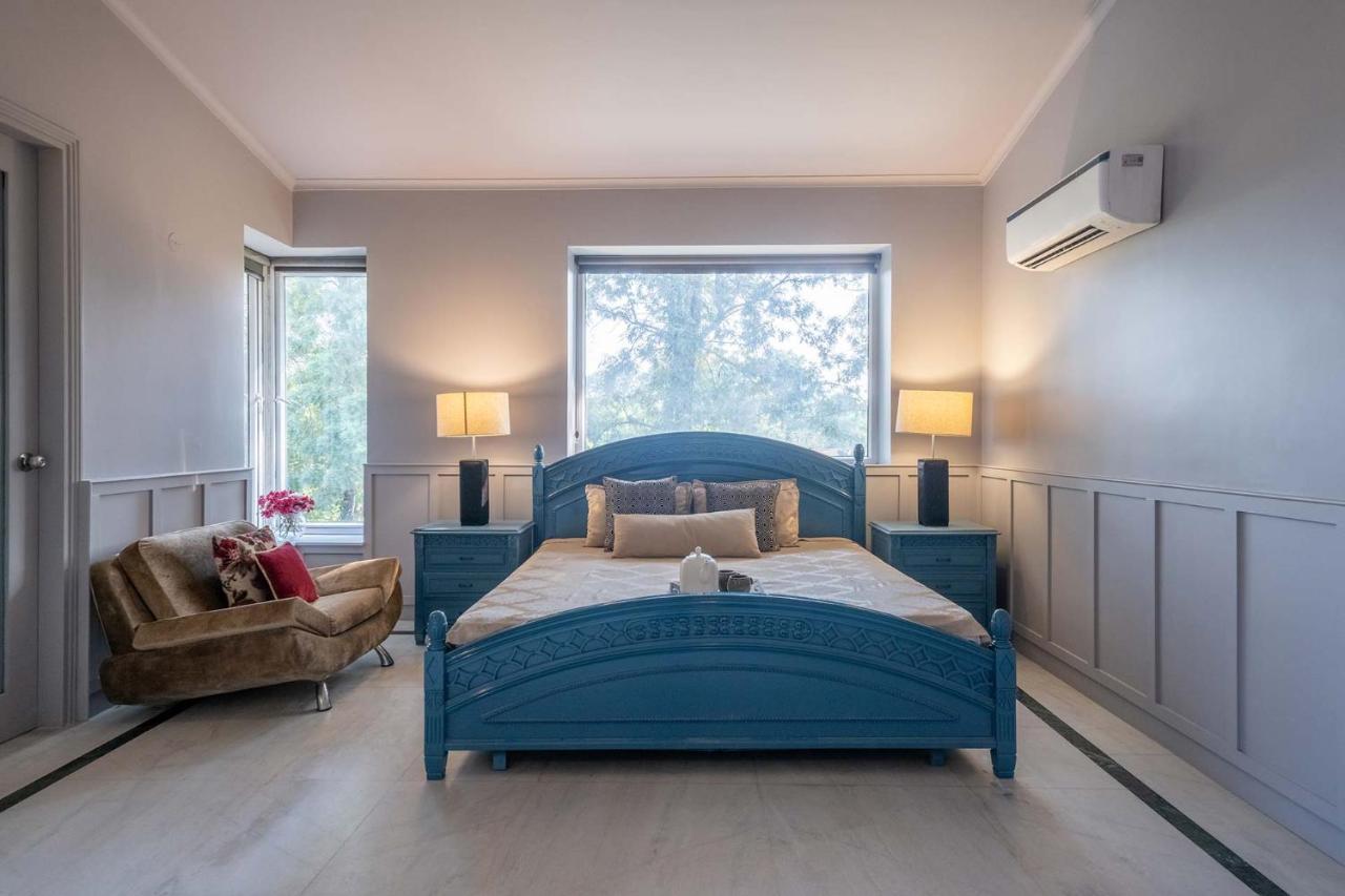 Stayvista At The Banyan Abode With Pool Table, Pet Friendly & Outdoor Pool Manesar Esterno foto