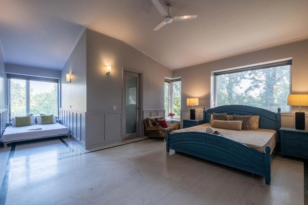 Stayvista At The Banyan Abode With Pool Table, Pet Friendly & Outdoor Pool Manesar Esterno foto