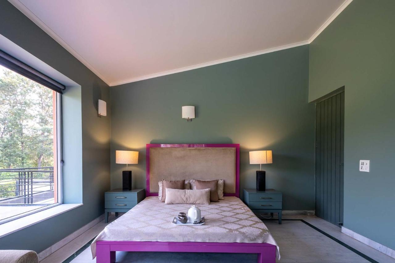 Stayvista At The Banyan Abode With Pool Table, Pet Friendly & Outdoor Pool Manesar Esterno foto
