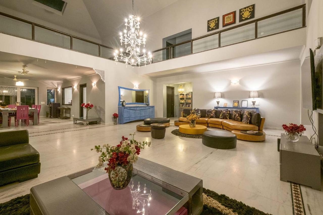 Stayvista At The Banyan Abode With Pool Table, Pet Friendly & Outdoor Pool Manesar Esterno foto