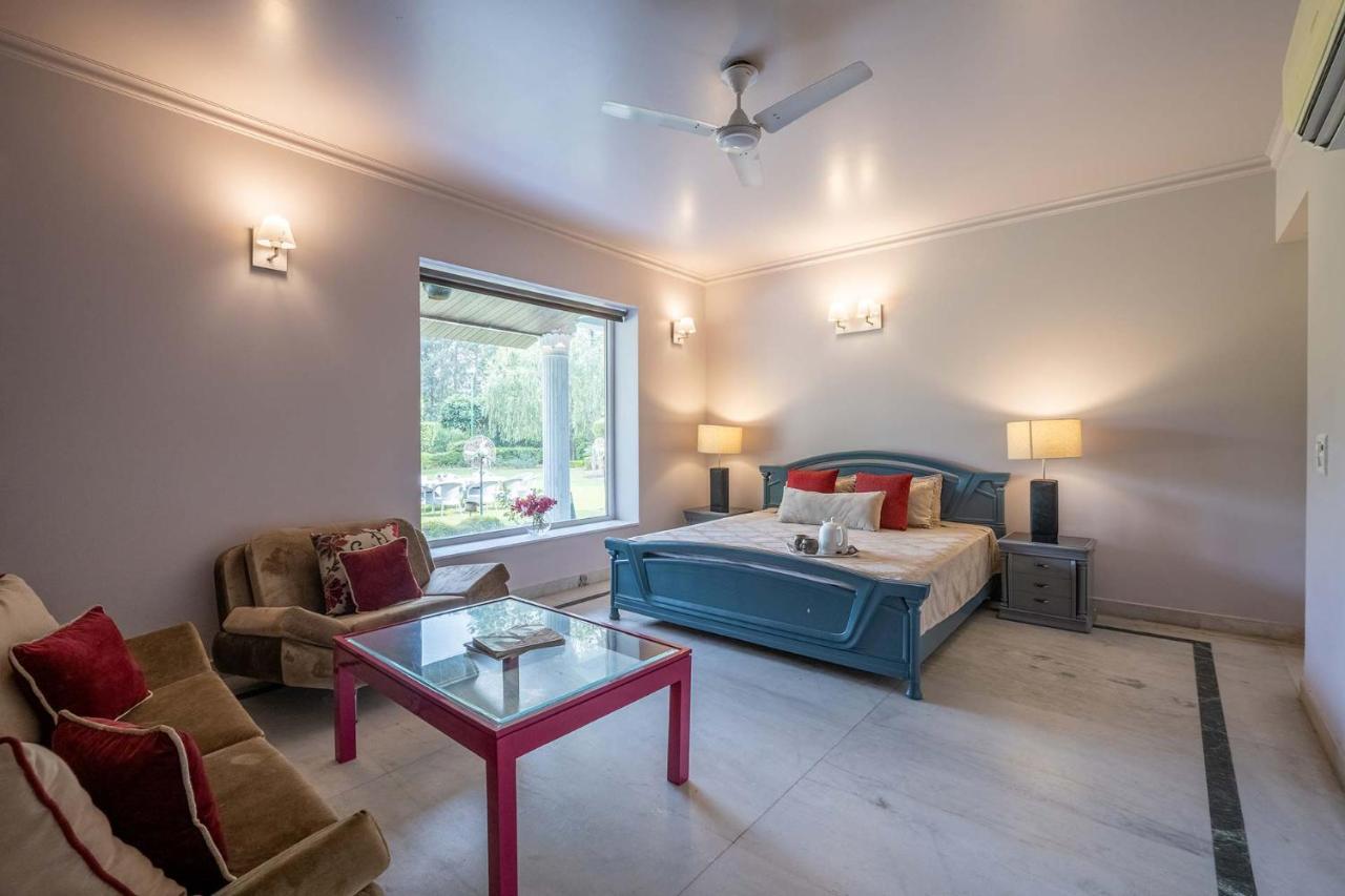 Stayvista At The Banyan Abode With Pool Table, Pet Friendly & Outdoor Pool Manesar Esterno foto